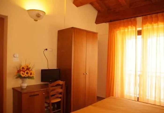 Ginepro D'abruzzo מלון Casamaina